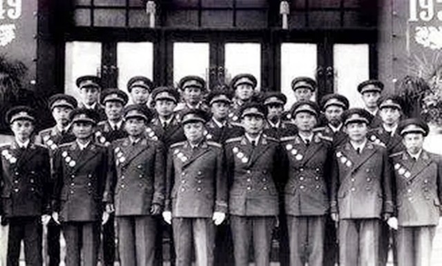 1955年授衔的1048名开国将帅，如今仅有2人仍健在，他们是谁？