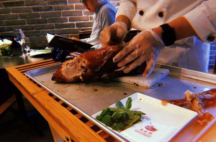 北京土著：吃烤鸭千万别去全聚德！这10家烤鸭才正宗！你吃过几家