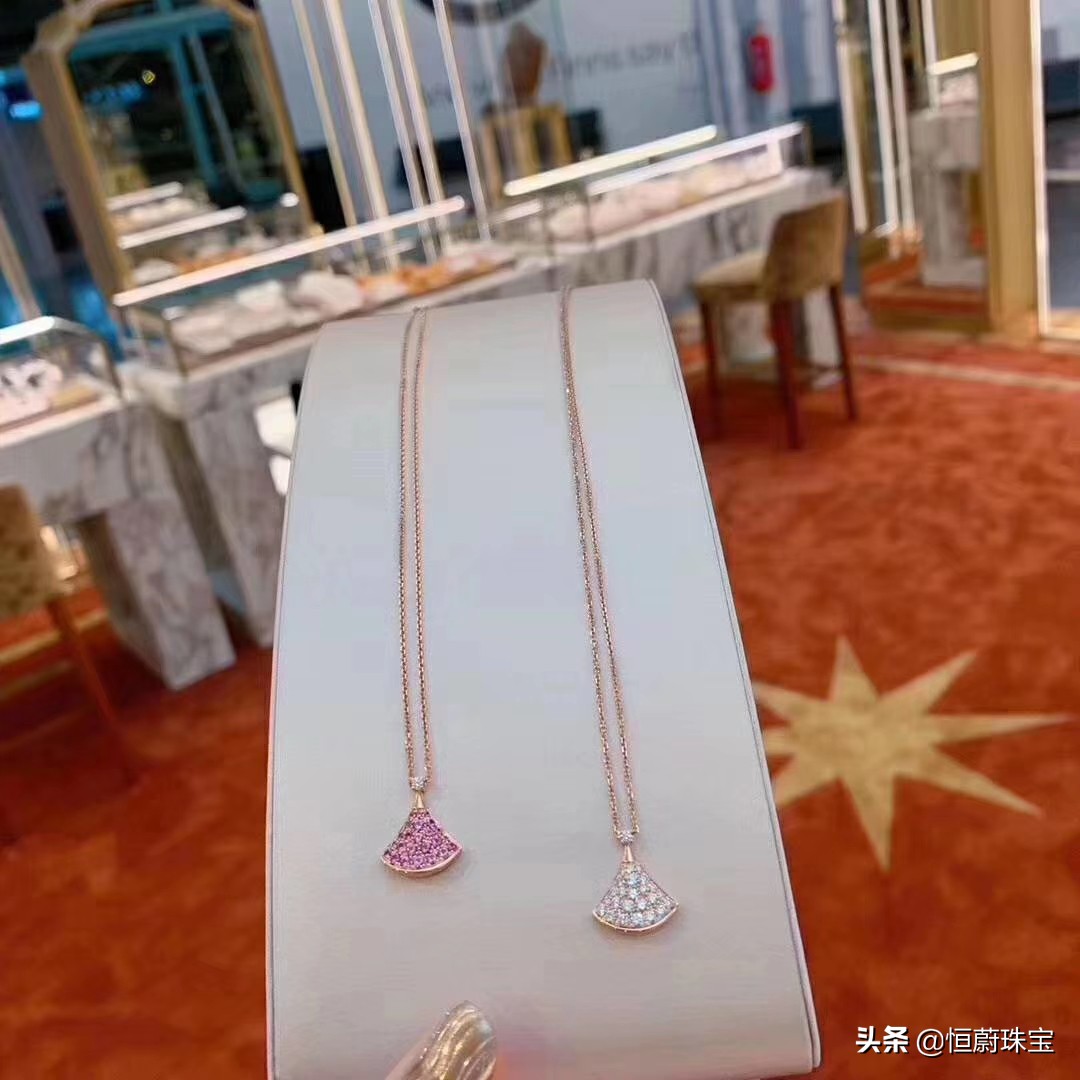 七夕情人节最受女生欢迎的十大项链排行榜，卡地亚双环项链排第六