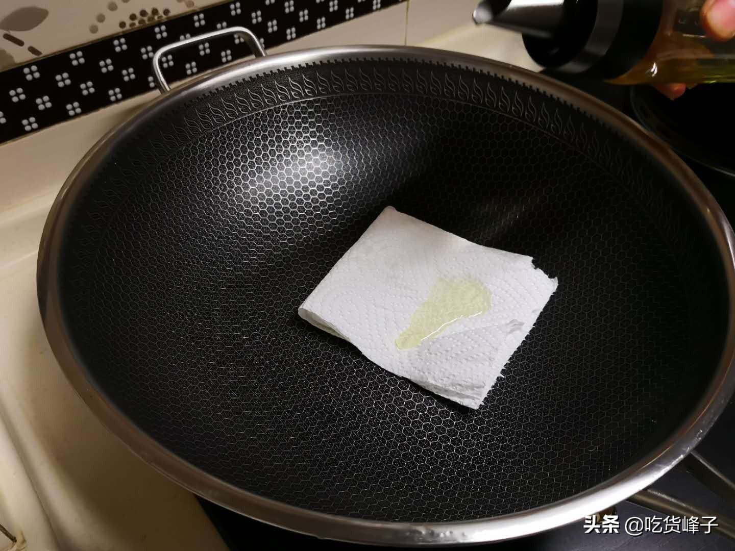 新锅不要直接用，大厨教你正确开锅，新锅寿命长，炒菜不粘更省油