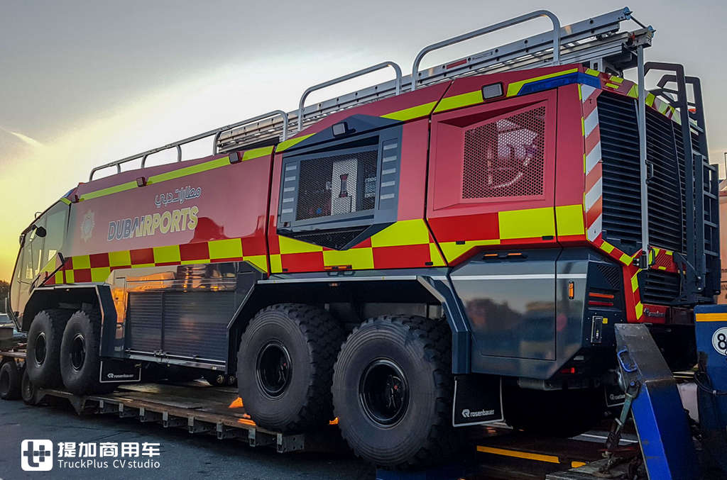 卢森宝亚美洲豹8x8消防车实拍,这款机场主战消防车实力真强悍