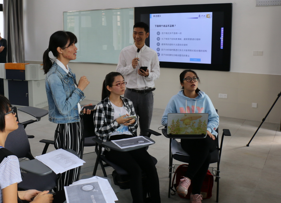 大学生总喜欢“蹭课”，原因有哪些？辅导员：这些课不能蹭