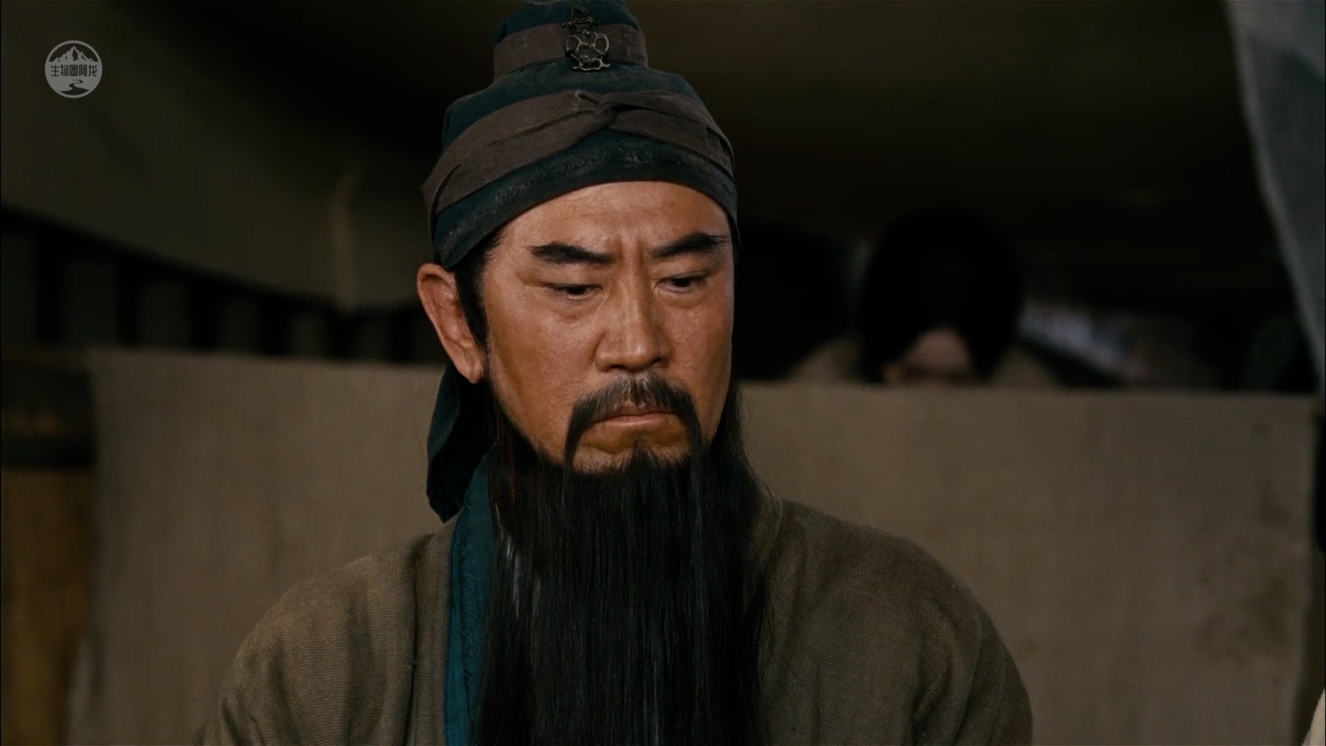 男人的胡子大有用处！有智慧的男人把胡子做成了广告牌
