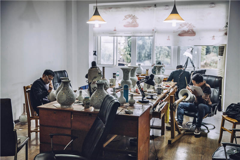 景德镇寻瓷：手工体系里的瓷器史