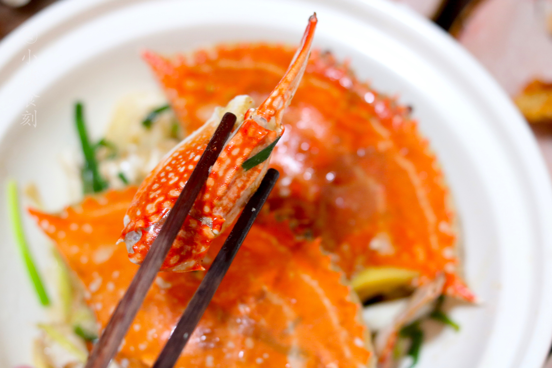 螃蟹别只会蒸煮，教你一剁一煎锅里一焖，比蒸煮的原味螃蟹更好吃