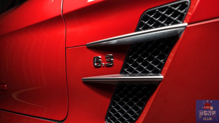 一辆具有“赛车血统”的超跑！奔驰SLS AMG！