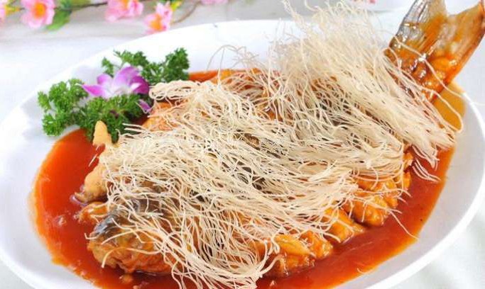 河南十大经典名菜：烩面、胡辣汤、水席等豫菜代表作