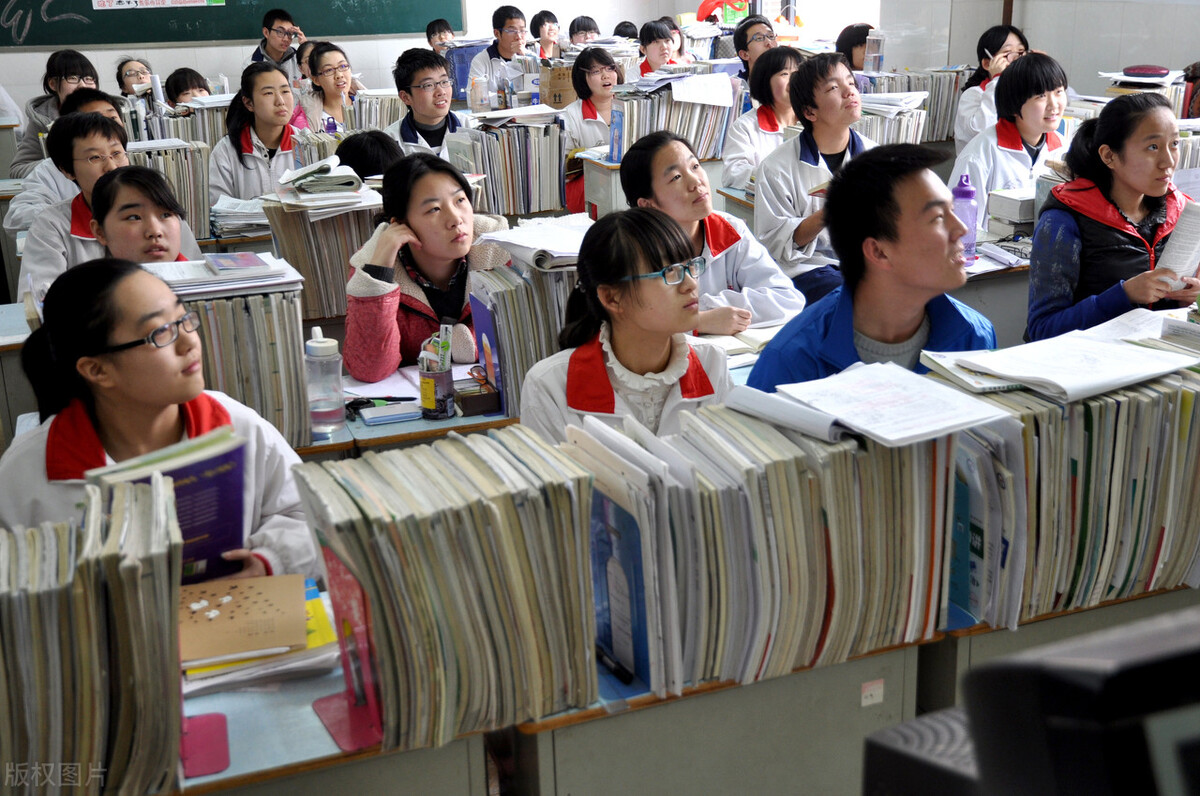 中考改革钻不了空子，这800名高一新生被集体退学，仔细看原因