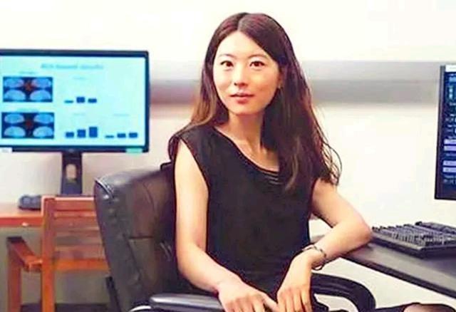 她是国内唯一一个750分的满分高考状元，但她的行为令母校蒙羞