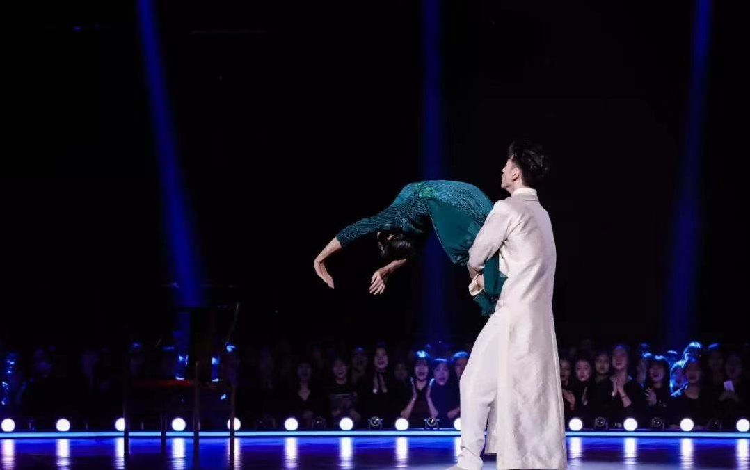 舞蹈家陈爱莲因胃癌去世，李玉刚发文悼念，曾80岁登湖南台跳舞