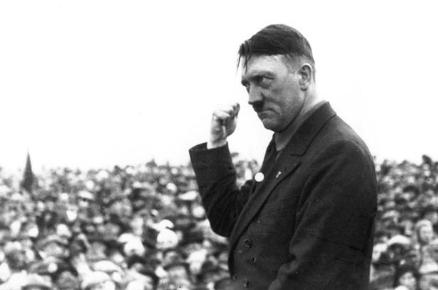 《战争中的希特勒》：早年希特勒：落榜画家，战败老兵，金牌卧底