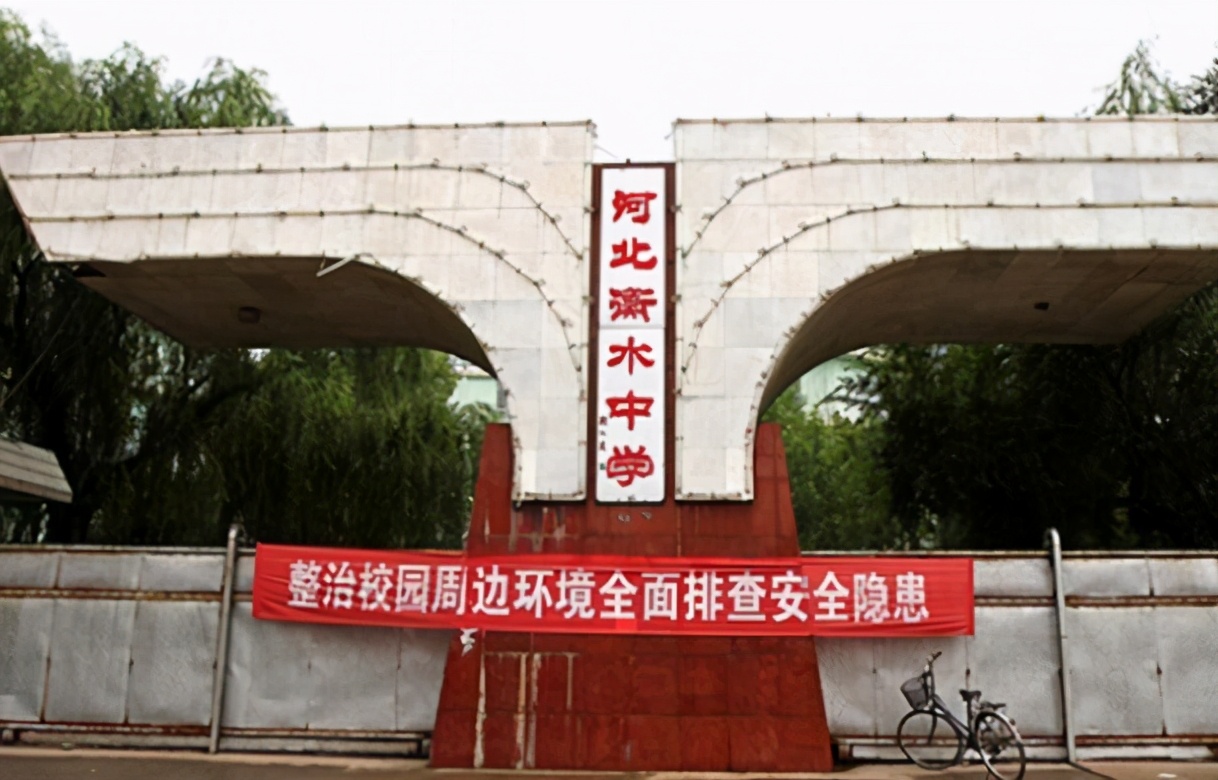 衡水中学落户深圳，学费一年12万，当地家长嘴上反对脚上却同意