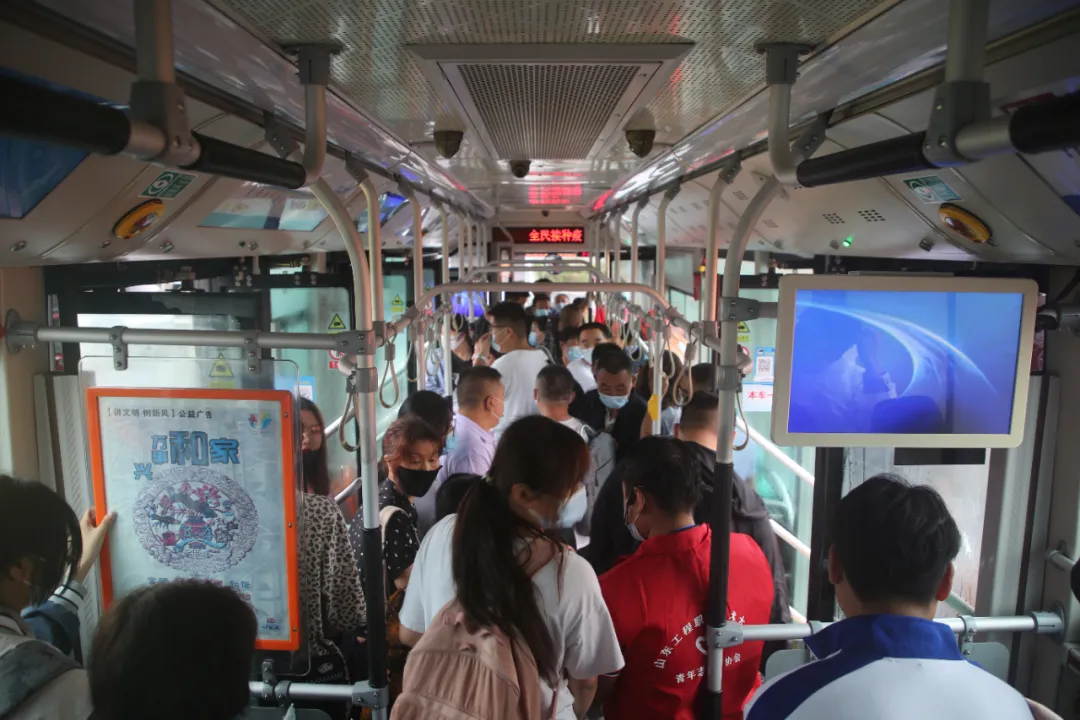 迎新｜山东工程职大一见倾“新”，满心欢喜，“雨”见最美的你