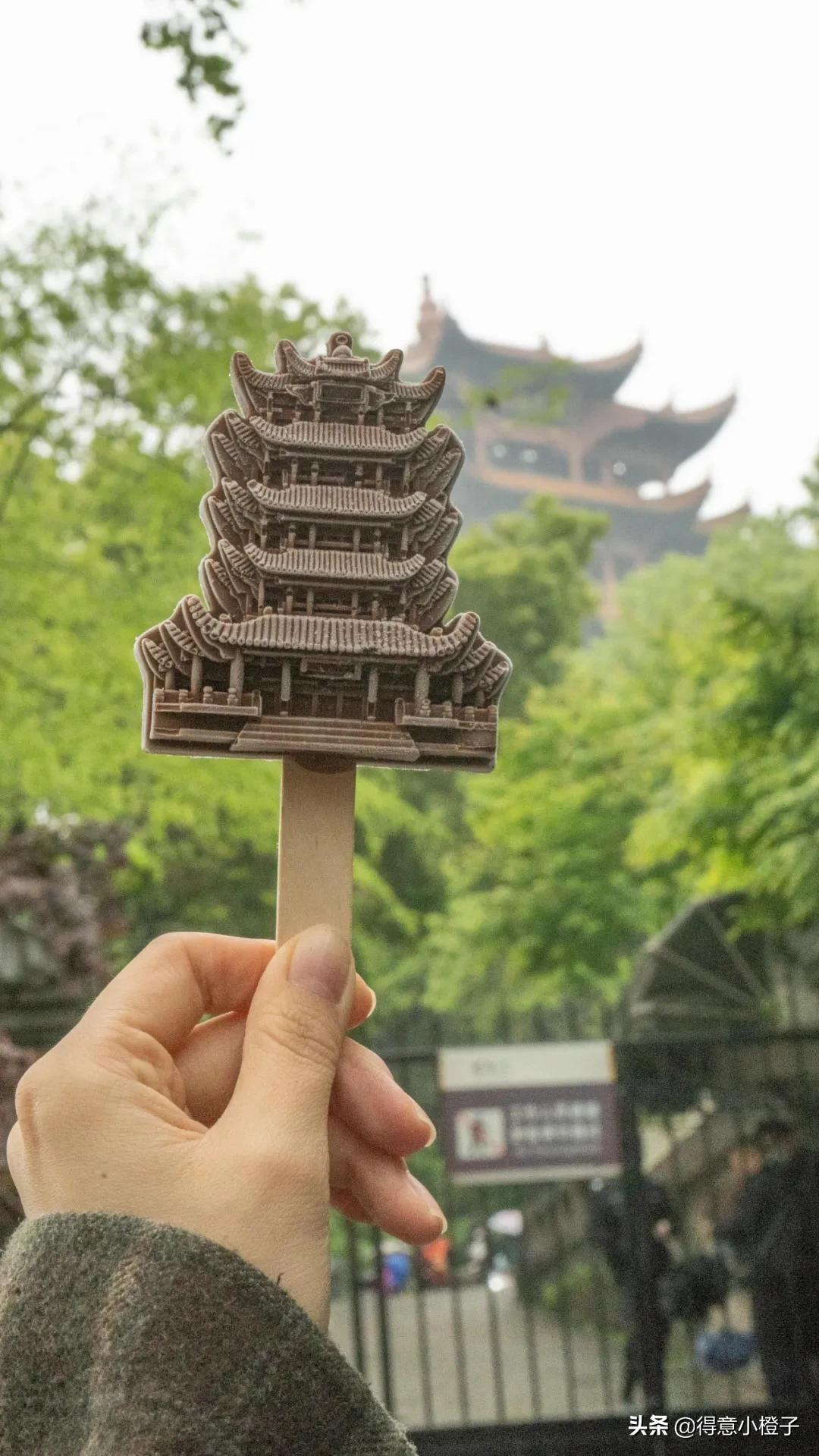 来黄鹤楼“嗦雪糕”,去省博“吃文物”......最近的武汉太会玩