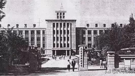从黑龙江搬走的高校，两所1969年搬走的，两所从齐齐哈尔搬走的