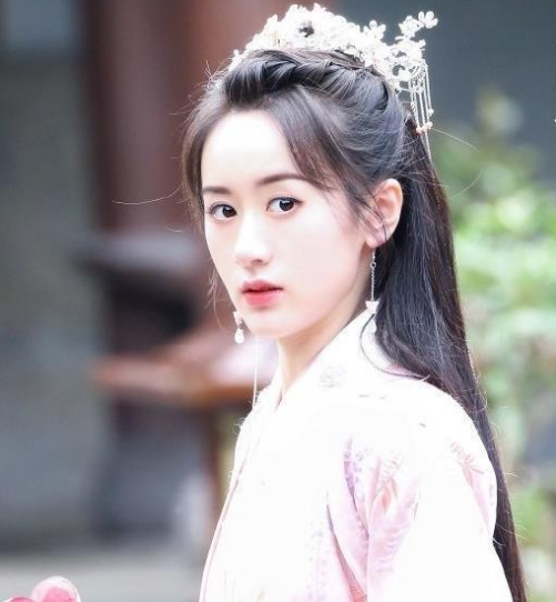 《落花时节又逢君》：我欲度你成仙，却被你度成了人