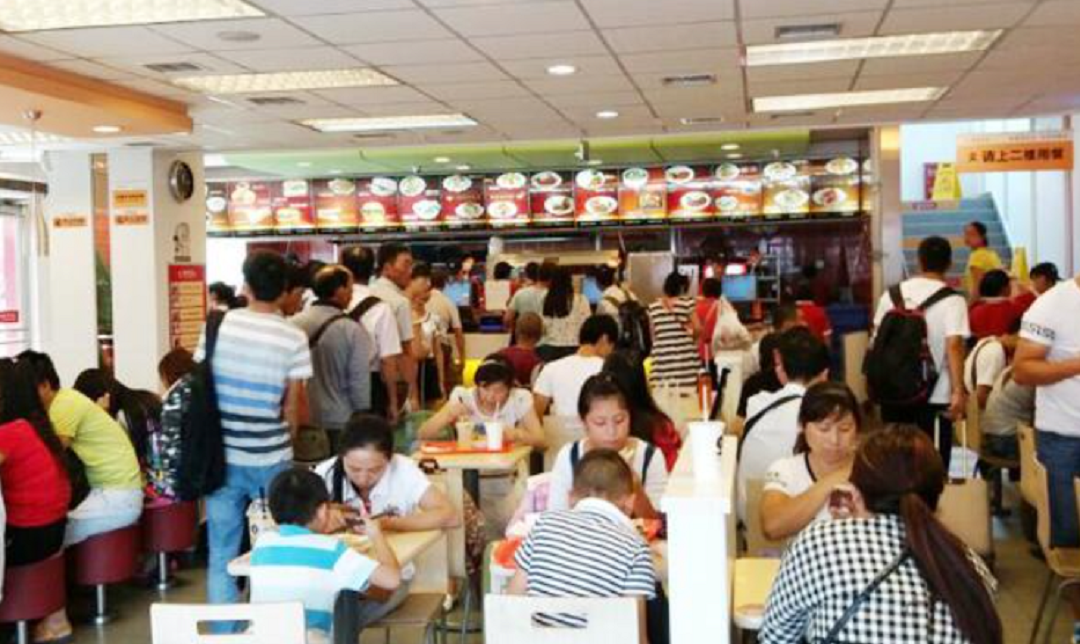 重庆男人开凉皮店，利用免费凉皮，年赚60万，方法值得学习