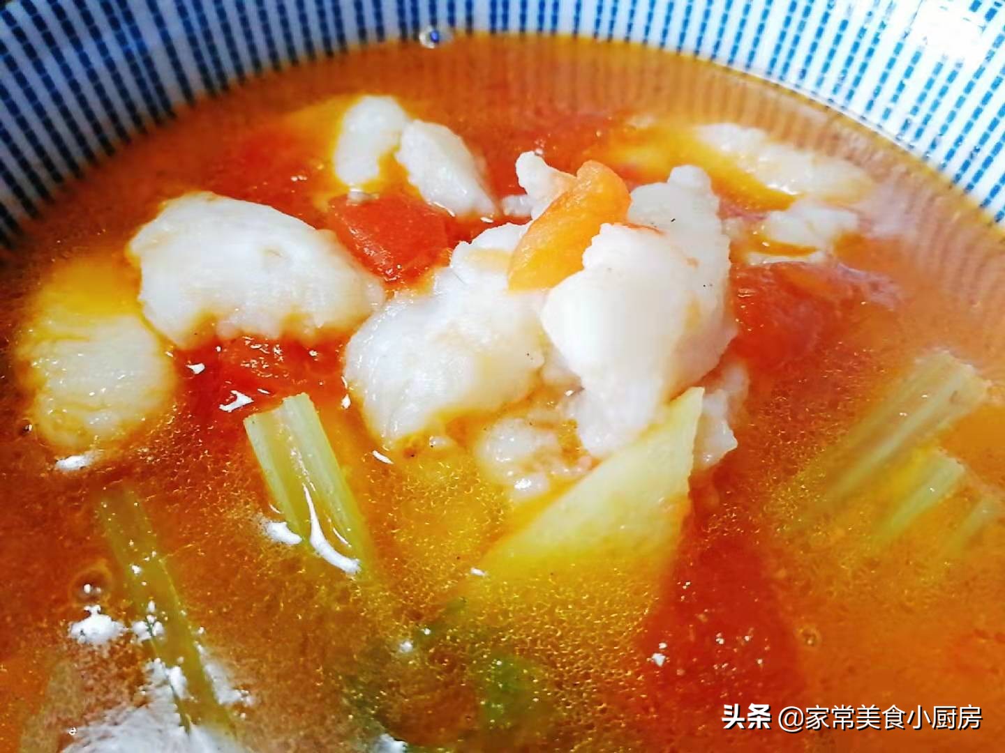 教你做便宜又美味的番茄巴沙鱼，鲜美不腥又无刺，适合孩子吃
