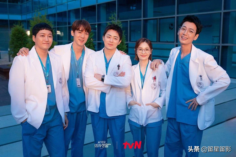 韩国业界选评：宋仲基的《黑道律师文森佐》不敌《机智医生2》