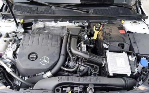 “车中贵族”奔驰再放大招！全新A-class/宝马1系/奥迪A3你选谁？