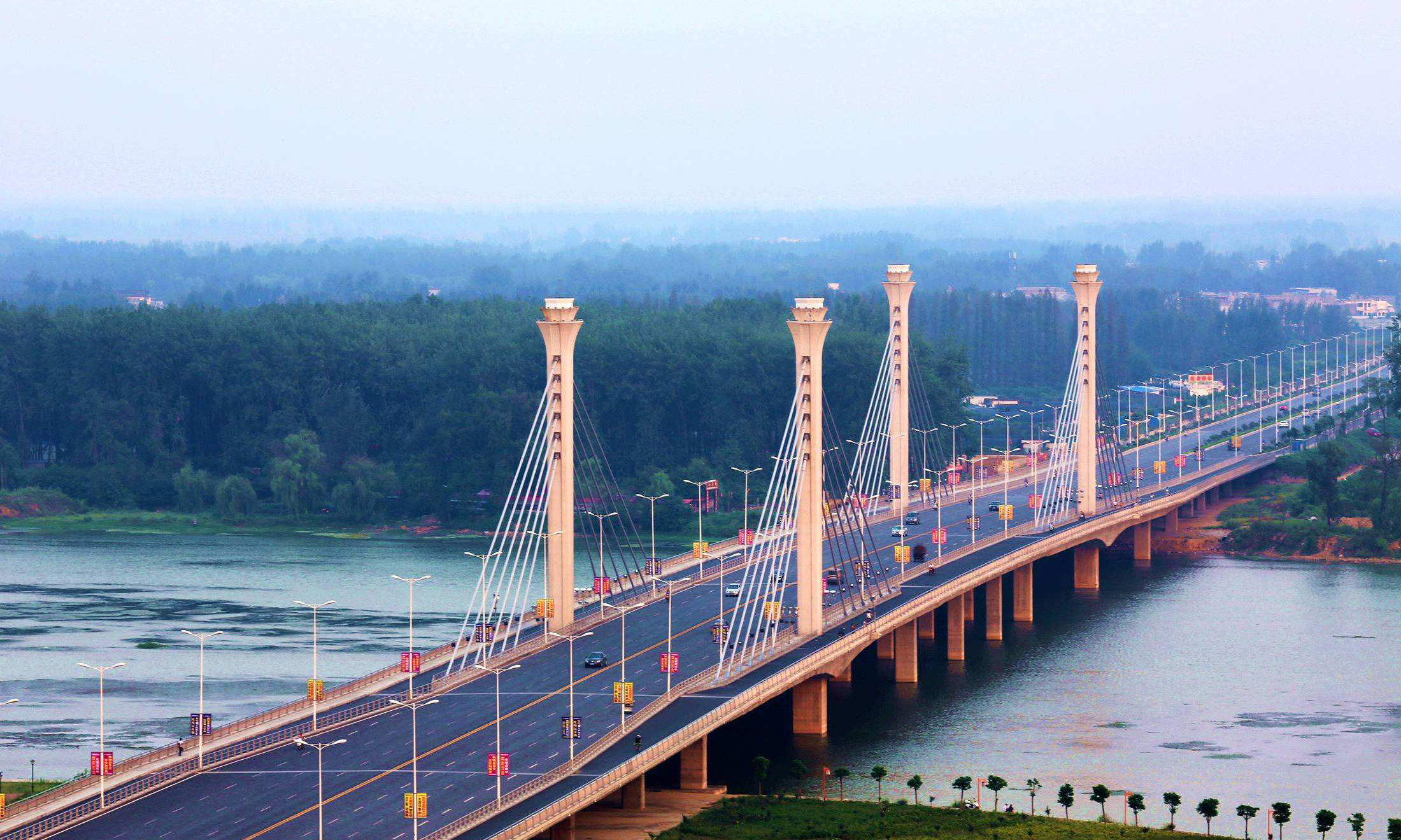 河南省南阳闻名遐迩六所好高中，能就读的皆学霸，考上重本非难事