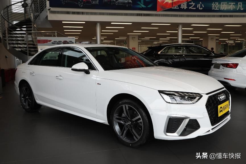 豪华与运动优雅兼备，凯迪拉克CT5对比奥迪A4L