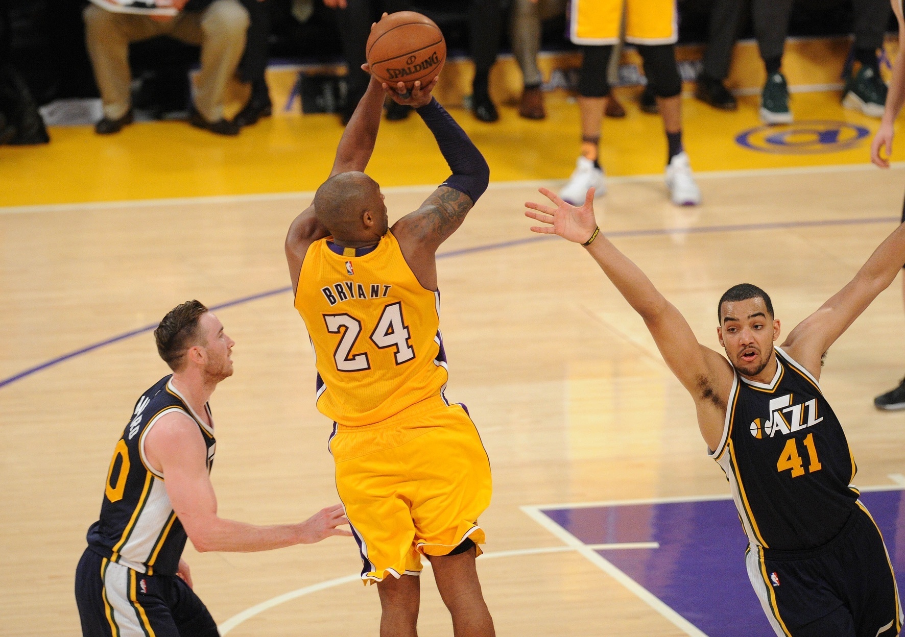 NBA历史六大泪目瞬间：罗斯50分之夜，詹姆斯夺冠后跪地痛哭