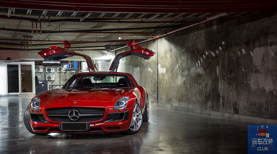 一辆具有“赛车血统”的超跑！奔驰SLS AMG！