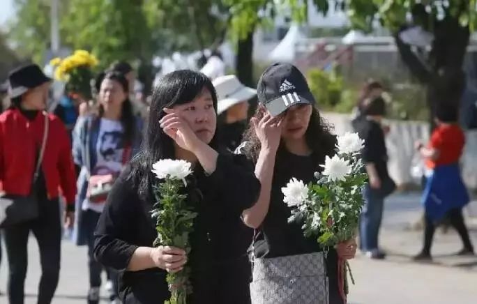 岁月静好，是因为有人负重前行！阳光普照，是因为有人尽忠职守