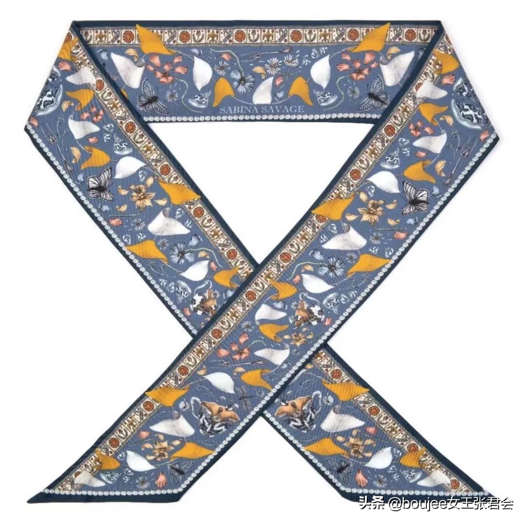 大寒时节的颈间风度——从纳芙蒂蒂王后开启的围巾简史