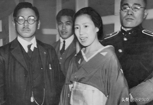 1936年的日本，疯癫的女人阿部定抢了疯癫的皇道派军人的新闻头条