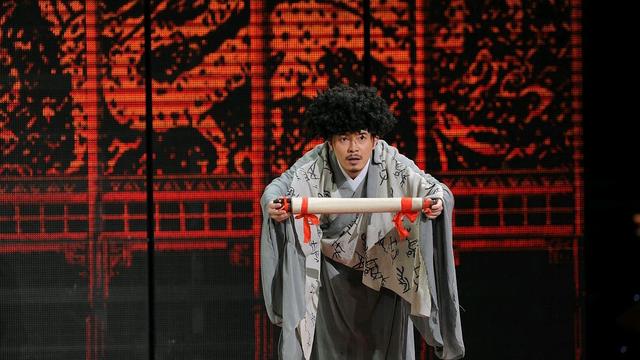 还原荆轲刺秦王的真相，一个令人啼笑皆非的历史笑话