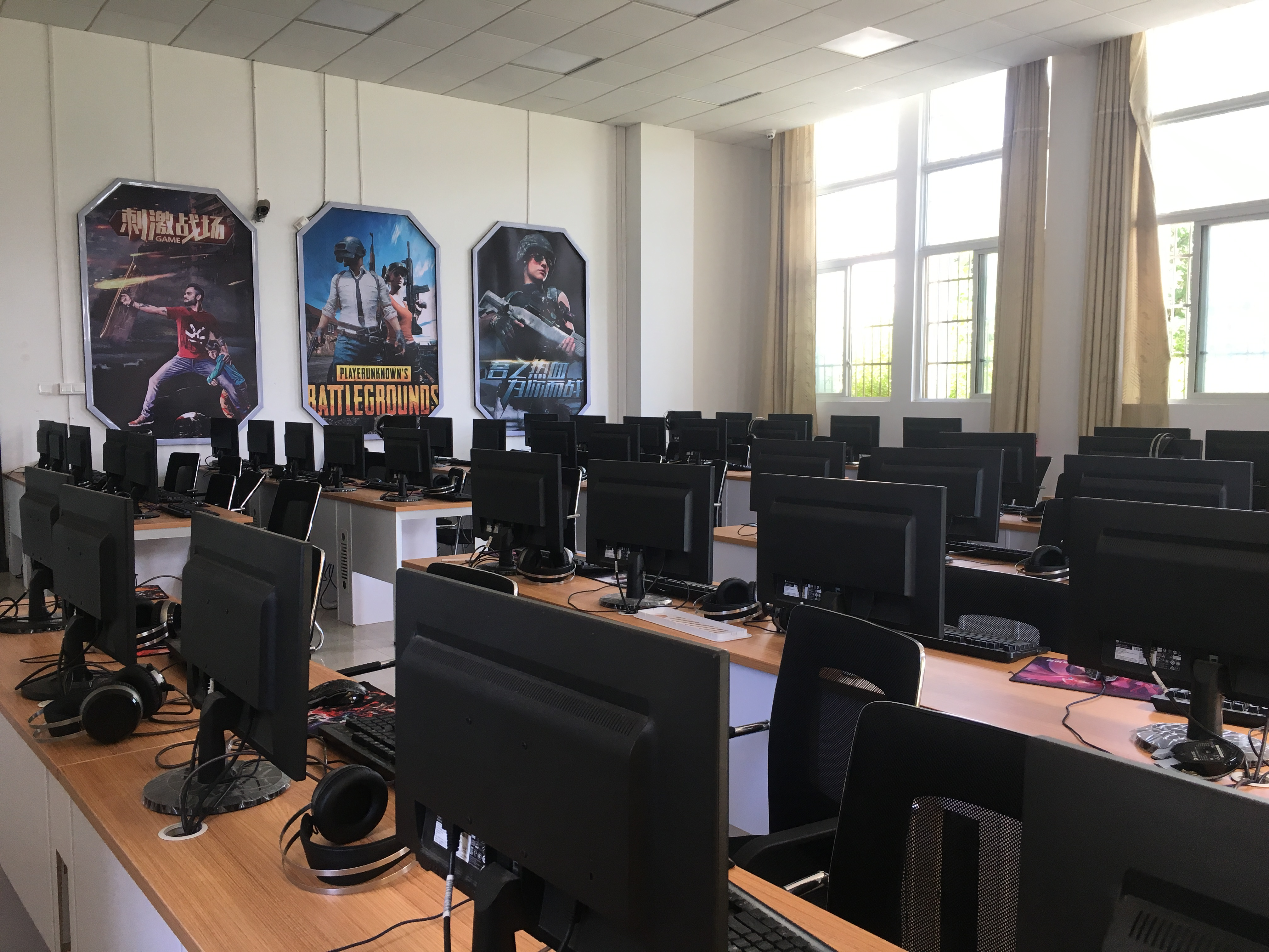 想当职业玩家？电竞专业的学生毕业后都在干什么？