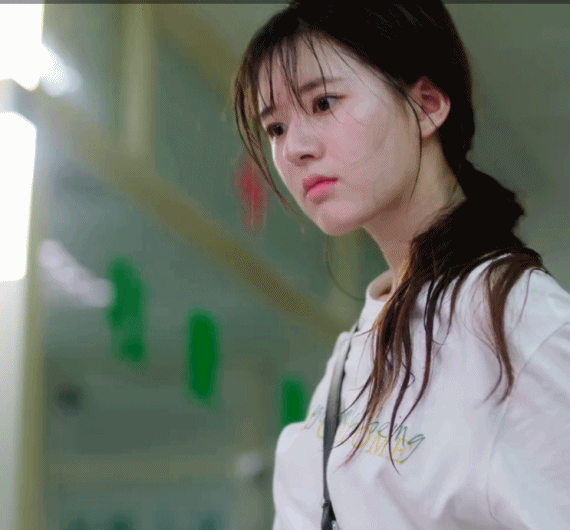 《长歌行》才红就飘了？赵露思新剧演技尴尬被嘲，口碑质量双扑街