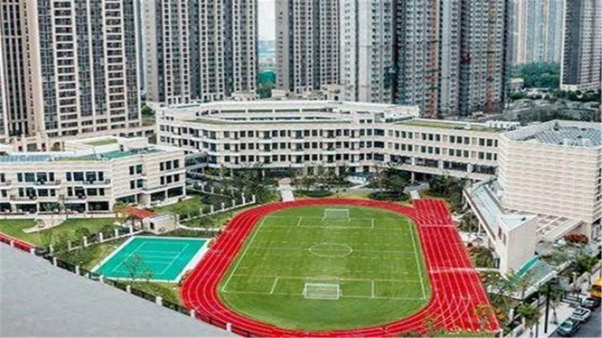 深圳3所“贵族学校”曝光，其中一所超30万，家长：想都不敢想