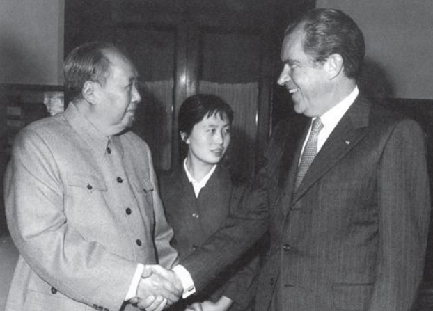 张玉凤回忆1976年：周恩来、朱德接连去世，毛主席一个人默默流泪