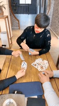 搞笑GIF图片：鱼：只要功夫深，迟早有一天我会逃出去的