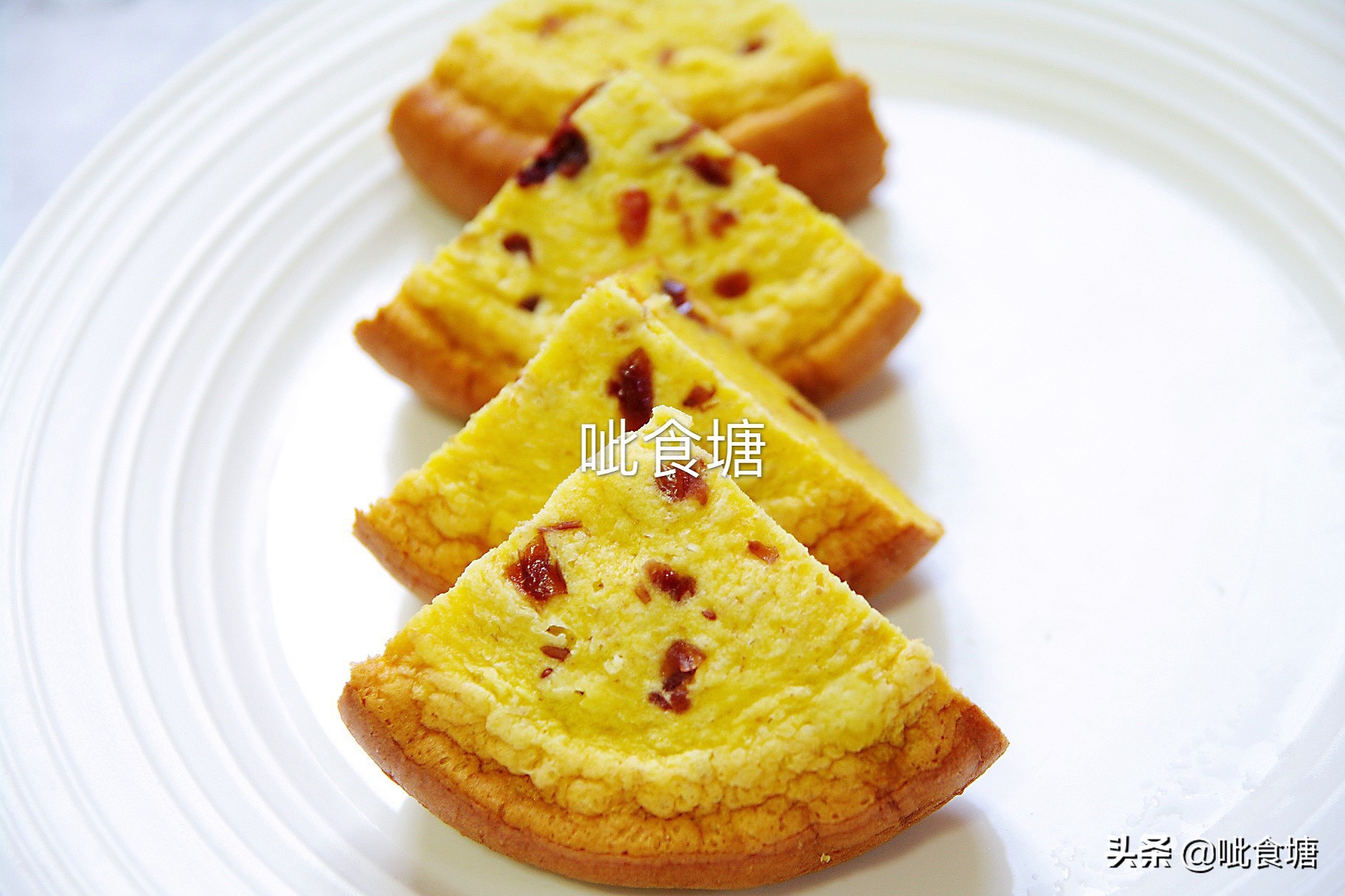 电饭煲做蛋糕，不回缩不开裂，做法简单又松软，实用技巧全在这里