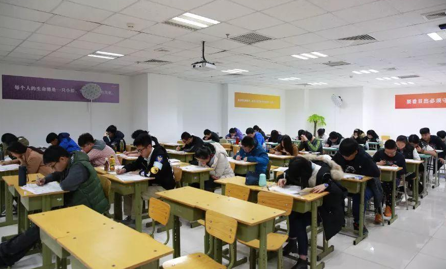 2021各大高校暑假时间出炉，最长假期77天，学生开心家长表示支持