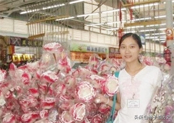 高考时语文卷不写名，英语卷睡觉，她是如何成为广西高考状元？