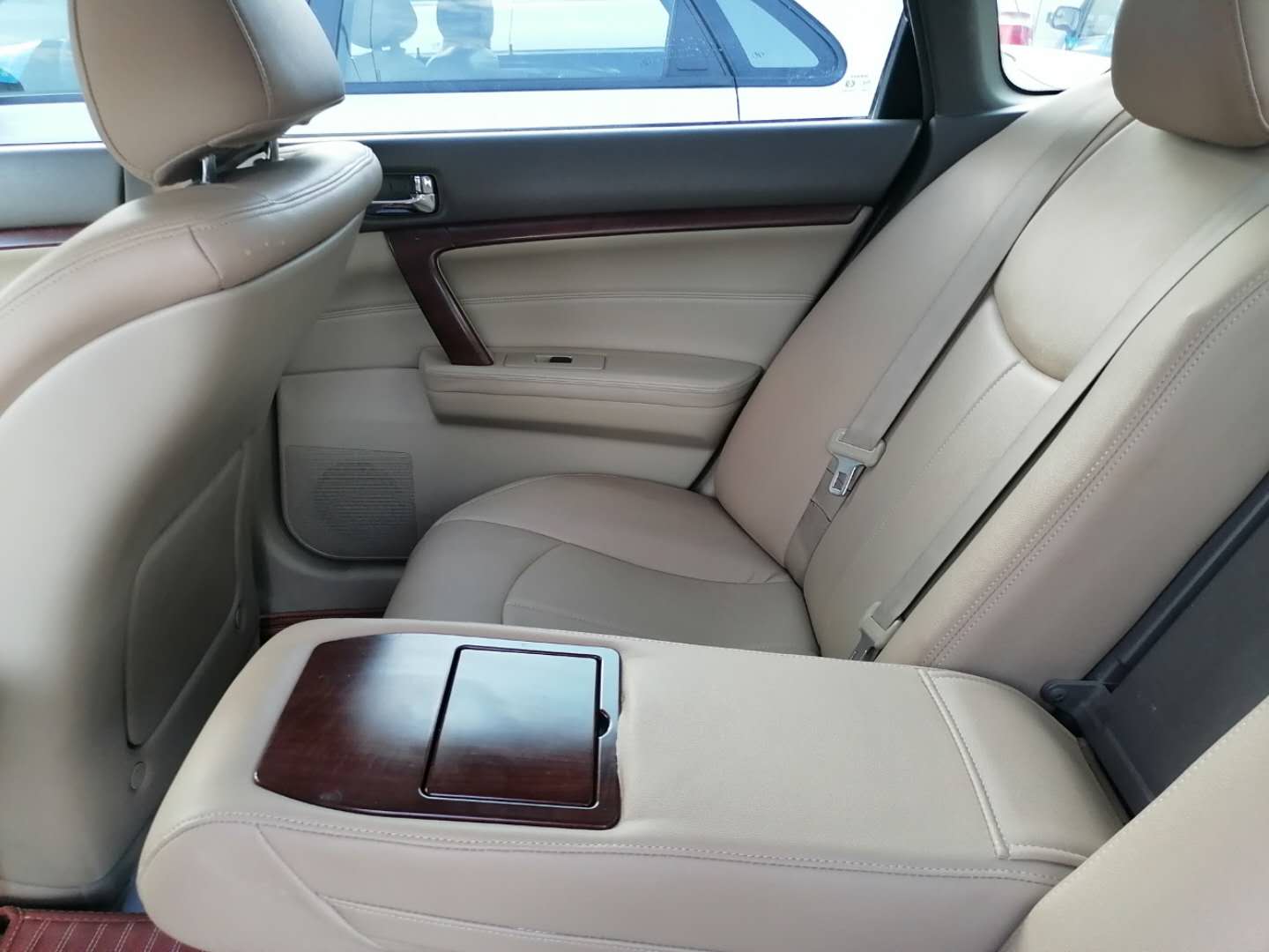 2万元买辆二手日产移动大沙发,2.3v6发动机,坐着太舒服了