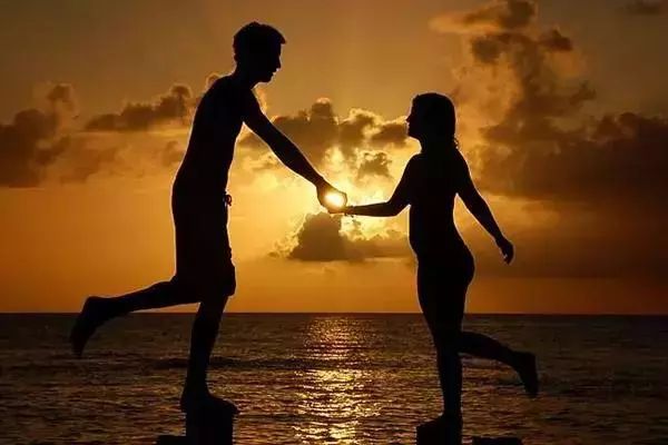 泰戈尔：世界上最遥远的距离