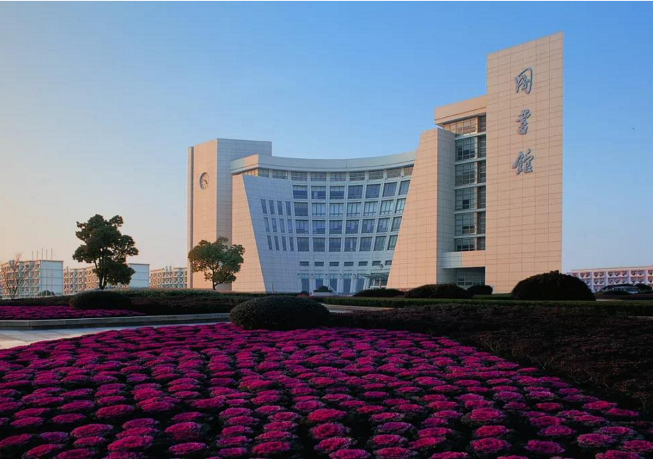 上海“委屈”的211大学，明明实力强却不受重视，适合中等生报考