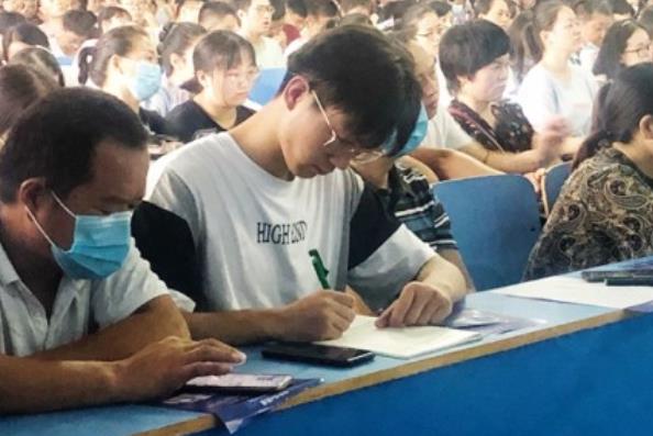 2021中国理工类大学排名有变化，哈工大摘“铜牌”，榜首实力强悍