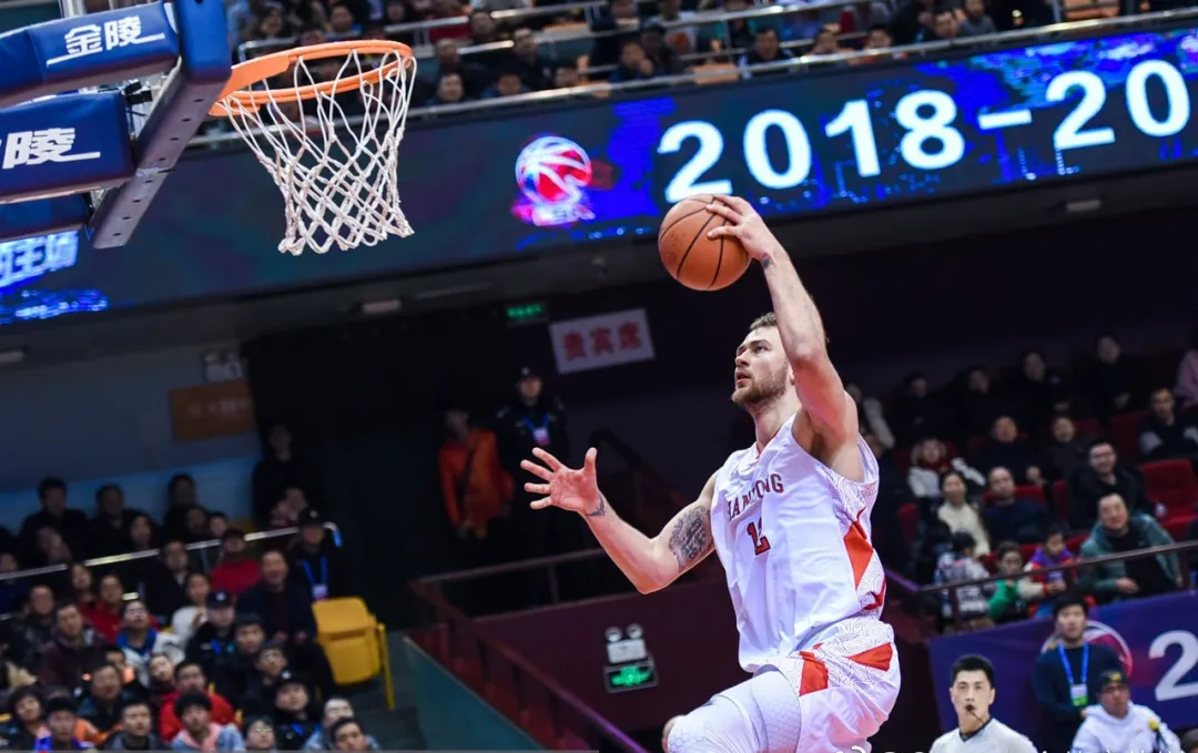 莫泰尤纳斯为什么不打cba了(官宣！莫泰尤纳斯离开CBA！今年2月曾拒绝NBA合同)