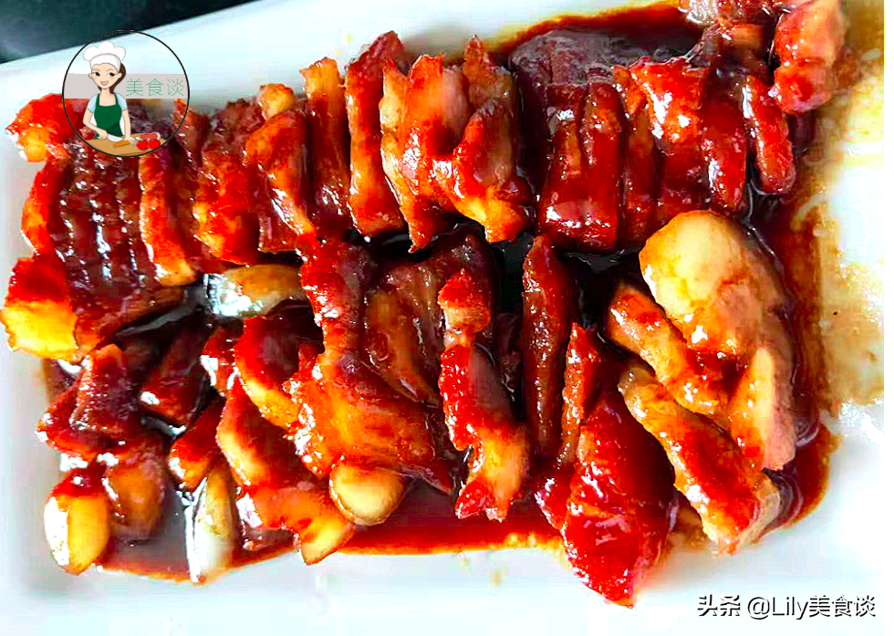 把猪肉放进电饭锅里，不加一滴水，越焖越香，吃一次念念不忘