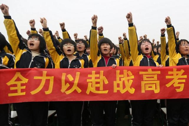 写给高三，深度剖析2022年高考作文，祝你高考作文55分