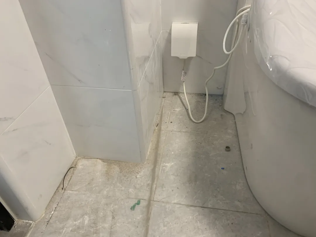 跟拍保洁阿姨9小时,我探到了内幕