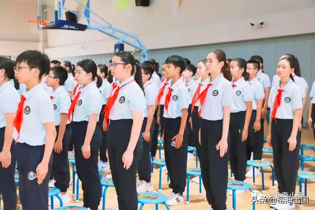 八一八上海小朋友的校服，哪所学校才是魔都颜值Top 1？