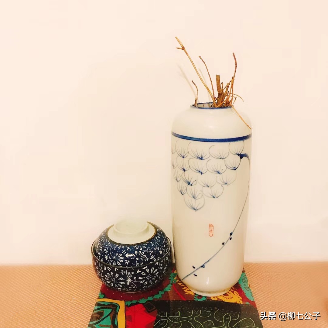 愿有人与你共黄昏，有人问你粥可温；愿你的眼里有星辰和大海